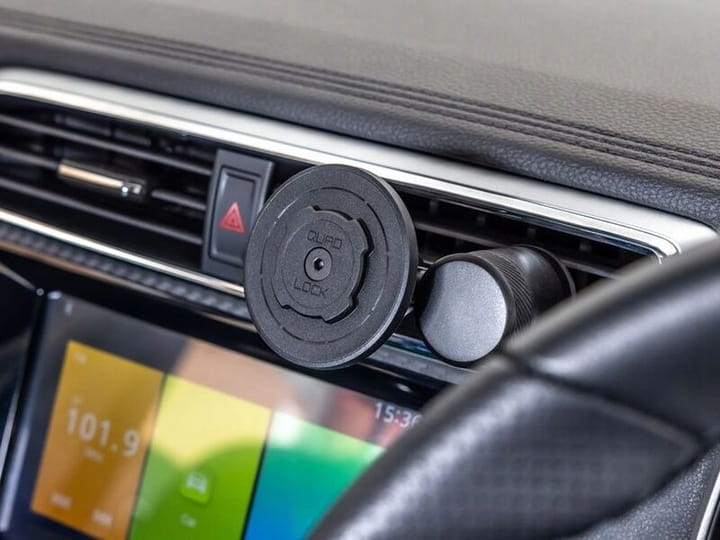 Uchwyt do samochodu Quad Lock Vent Car Mount 5.jpg