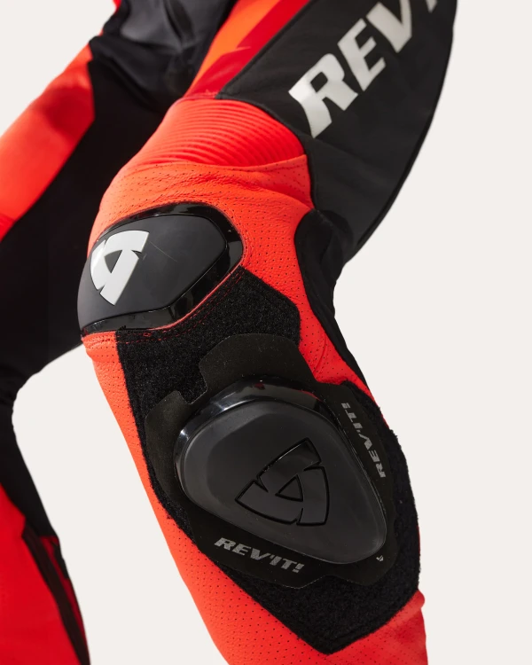 KOMBINEZON REV'IT QUANTUM 3 1PC RED BLACK  7.jpg