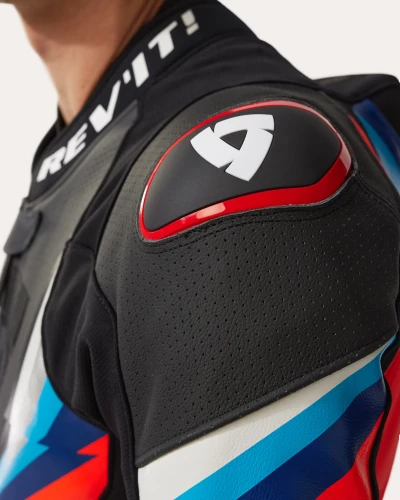 KOMBINEZON REV'IT QUANTUM 3 1PC RED BLACK.jpg