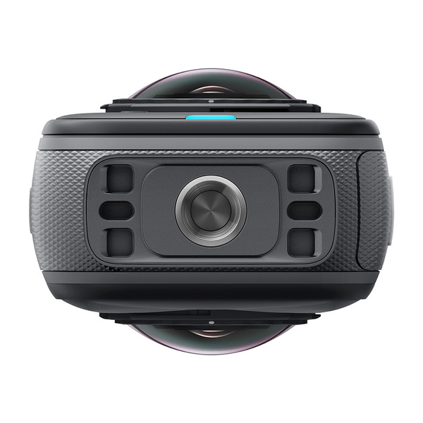 Kamera Insta360 X5 8.jpg
