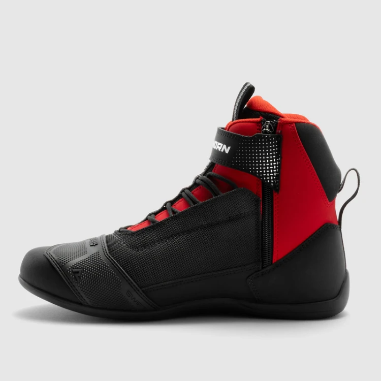 REBELHORN SWIFT BLACK RED BUTY MOTOCYKLOWE KRÓTKIE