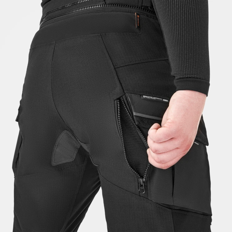 Spodnie SHIMA Tracker Men Black 9.jpg