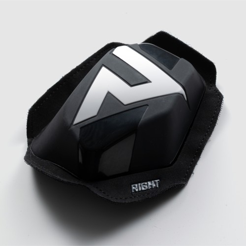 SLIDERY KOLAN REBELHORN (NA RZEPY) BLACK WHIT OS3.jpg