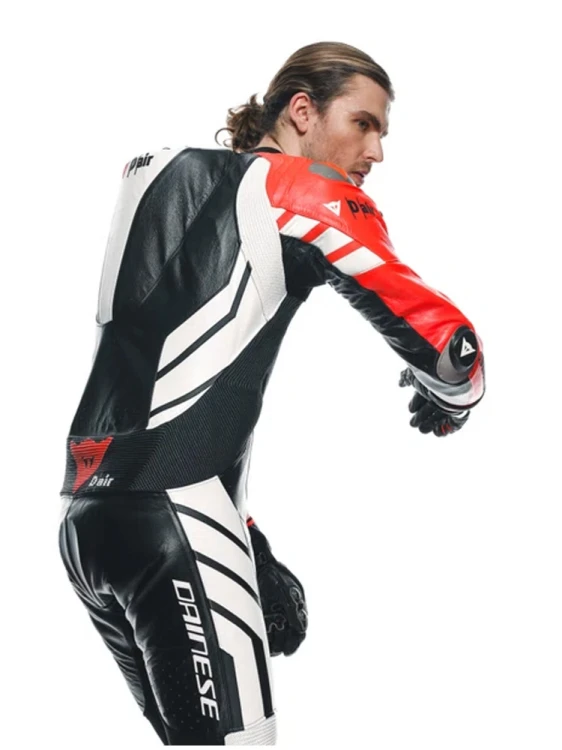 pol_pl_Kombinezon-motocyklowy-jednoczesciowy-Dainese-Mugello-3-D-Air-R-z-poduszka-powietrzna-wersja-perforowana-czarno-czerwono-bialy-195045_7.jpg